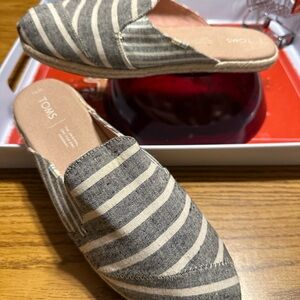 TOMS Nova Espadrille Mules Grey and Natural White Canvas Design